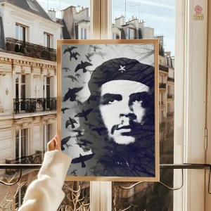 Affiche Che Guevara avec béret, étoile et oiseaux en vol