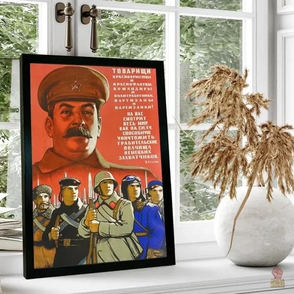 affiche-propagande-stalin-tovarischi-soldats-rouge-1 Affiche propagande communiste avec soldats rouges et Stalin