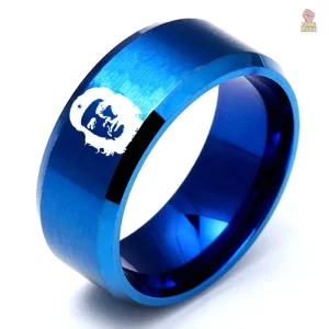 Bague acier bleu gravée au design communiste