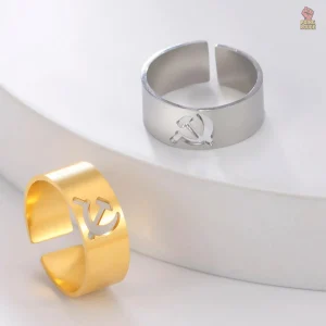 Bague en acier avec symbole communiste faucille et marteau
