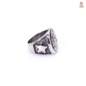 Bague au design emblématique du communisme