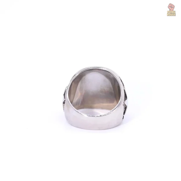 Bague affichant un visage iconique révolutionnaire