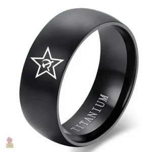 Bague faucille et marteau en titane noir