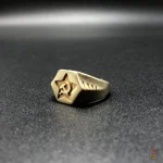Bague rouge étoilée inspirée des symboles CCCP