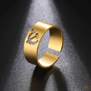 Accessoire unique en métal inspiré du communisme