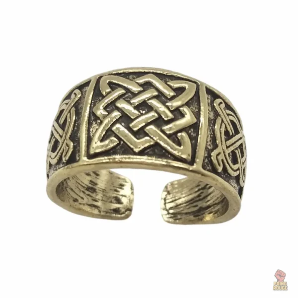 Bague or Svarog, accessoire historique au design unique