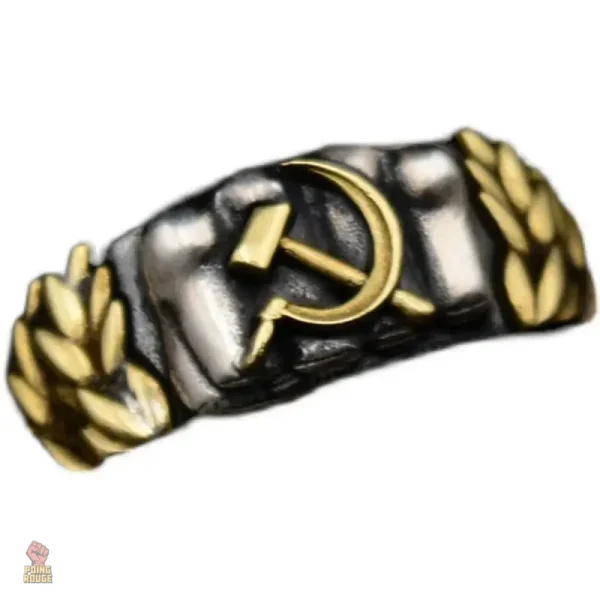 Accessoire symbolique avec étoile rouge