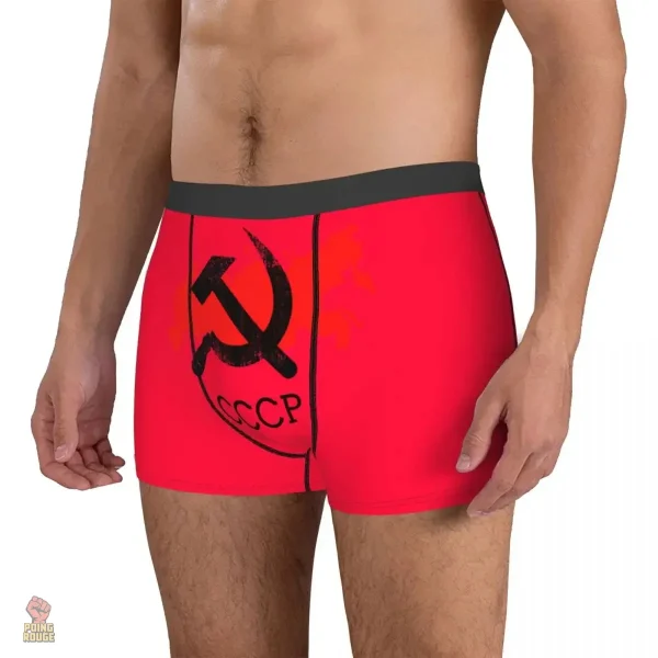 Sous-vêtement homme rouge avec motif faucille et marteau