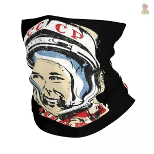 Cache-cou Gagarine, accessoire communiste