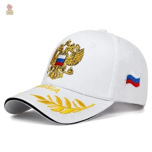 Casquette communiste avec motif brodé en blanc, style emblématique