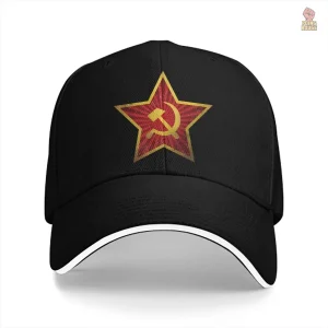 Casquette rouge soviétique avec insigne militaire étoilé