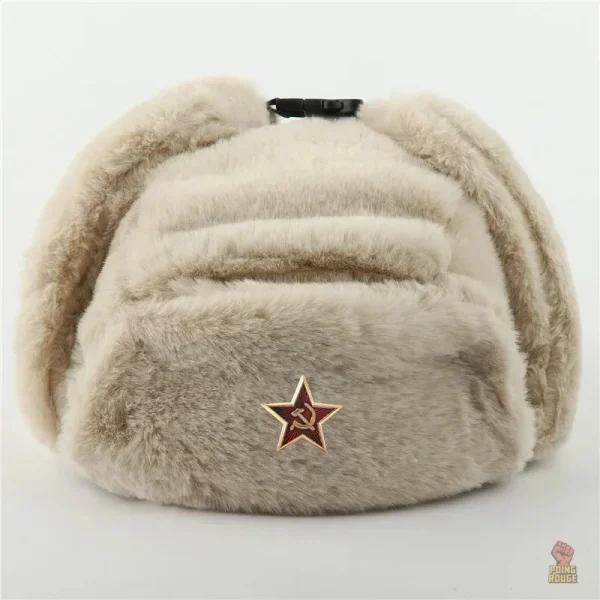 Ushanka emblématique, parfait pour l'hiver