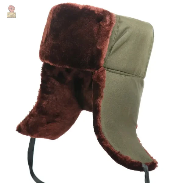 Accessoire hivernal avec insigne historique