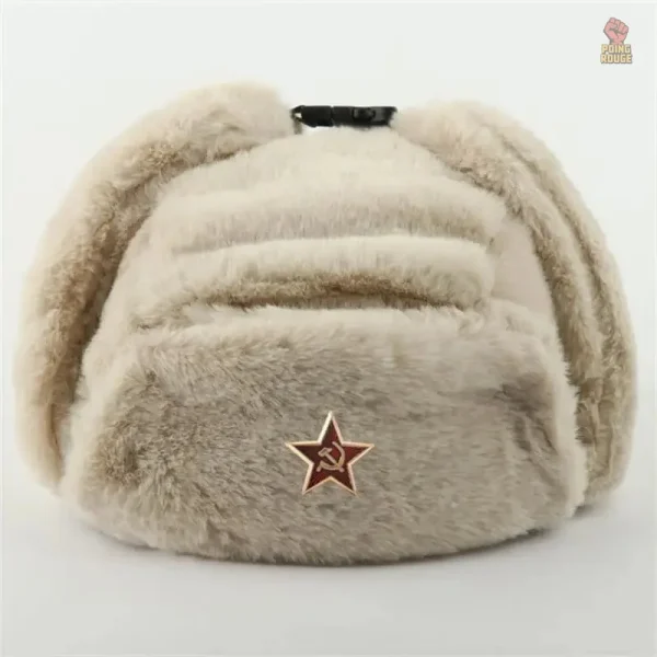 Chapeau d'hiver avec broderies soviétiques