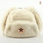 Chapka en laine avec motifs communistes