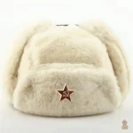 Chapeau traditionnel russe avec broderies