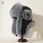 Accessoire vintage en fourrure pour l'hiver