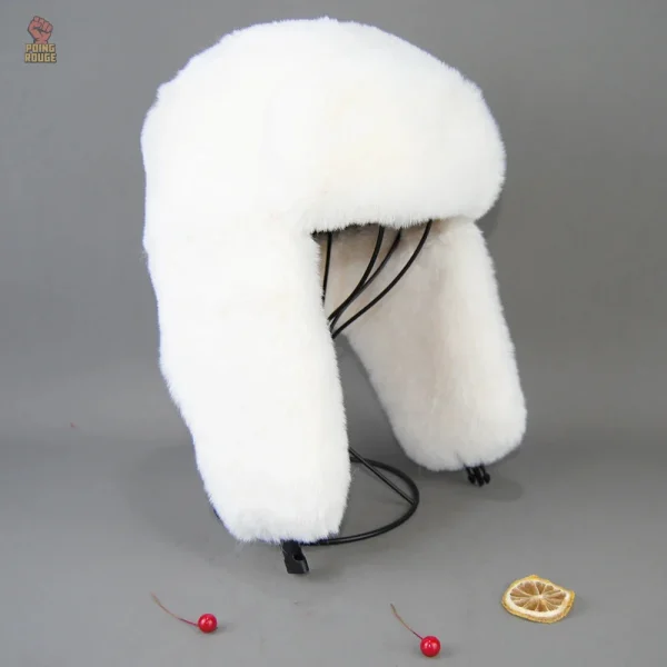 Chapeau d'hiver léger inspiré de l'URSS