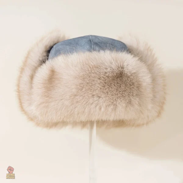 Ushanka multicolore inspirée du design militaire soviétique