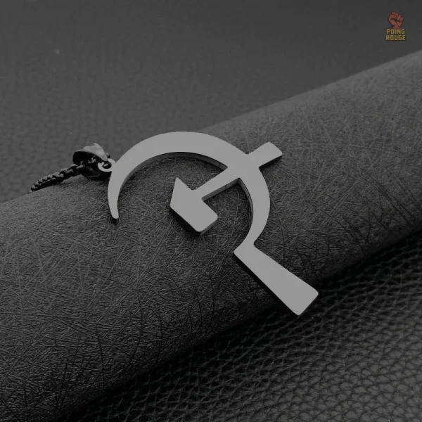 collier-communiste-noir-elegant-1 Collier Faucille et Marteau Élégant en noir