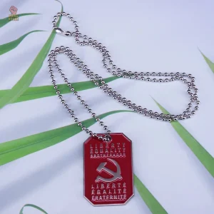 Bijou vintage inspiré de l'URSS avec couleur rouge