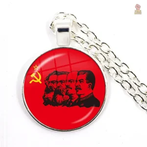 Collier pendentif portrait Marx et Lénine, style communiste