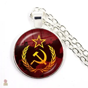 Pendentif badge vintage URSS avec étoile et faucille rouge