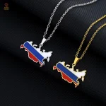 Collier pendentif carte de Russie en acier avec drapeau or