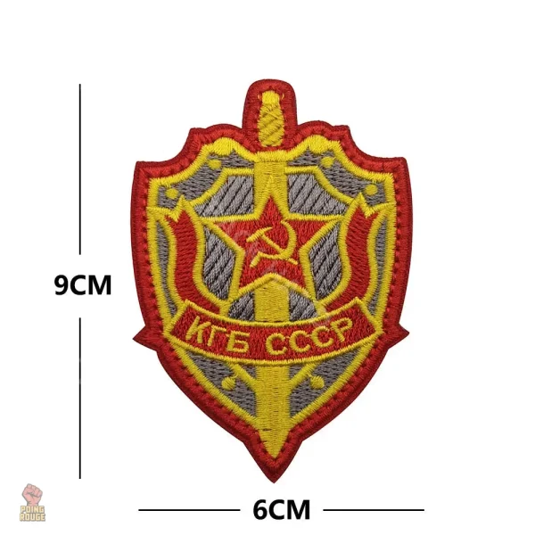 Drapeau CCCP et faucille marteau sur fond sombre