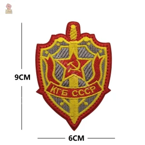 Drapeau blanc avec inscription CCCP en rouge