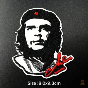 Ecusson Che Guevara rouge sur fond noir, portrait signature