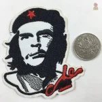 Ecusson noir avec portrait de Che Guevara