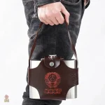 Flasque en inox avec finition cuir marron