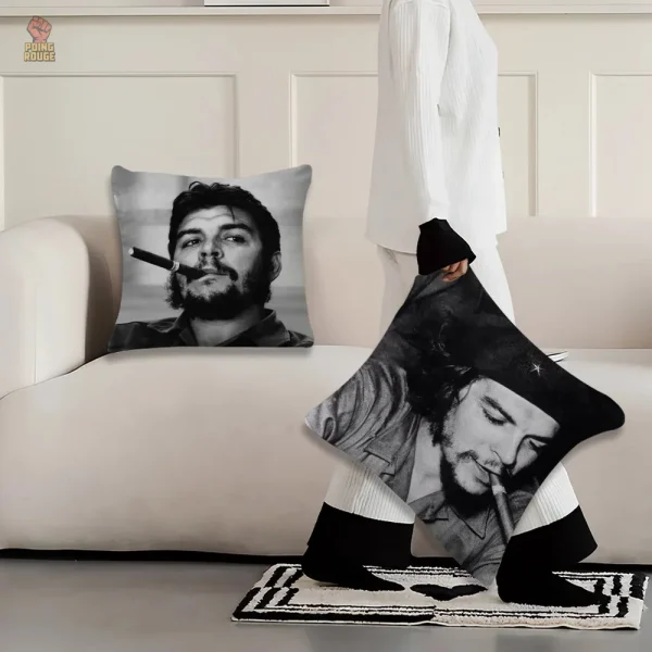 Coussin Che Guevara, look monochrome audacieux