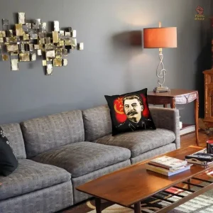 Coussin avec portrait de Staline en uniforme militaire
