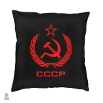 Coussin avec blason soviétique sur fond noir