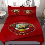 Motif grunge de faucille et marteau sur fond rouge