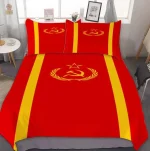 Parure de lit inspirée du communisme avec faucille