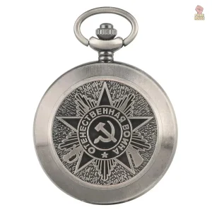 Montre argentée à l'esthétique historique communiste