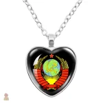 Pendentif blason URSS avec armoiries soviétiques en cœur noir