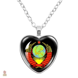 Pendentif blason URSS avec armoiries soviétiques en cœur noir