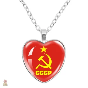 Pendentif collier communiste avec drapeau et étoile rouge