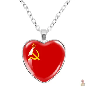 Pendentif communiste faucille marteau étoile cœur rouge