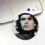 Macaron rond emblématique Che Guevara fond bleu