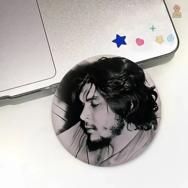 Badge Che Guevara sur fond rouge, design étoile