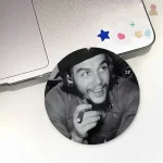 Pin badge Che Guevara portrait grand rond fond blanc