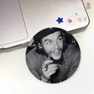 Pin badge Che Guevara portrait grand rond fond blanc