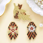 Étoile blanche pin's avec faucille et marteau iconiques