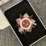 Pins communiste étoile rouge dorée - vue 2