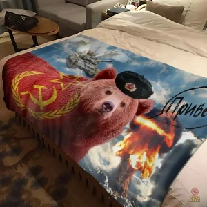 Serviette aux couleurs emblématiques du mouvement communiste